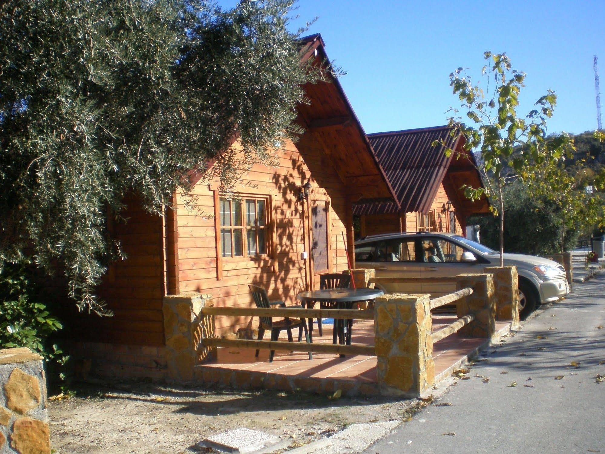 Fuente Del Lobo Glamping & Bungalows - Adults Only Pinos Genil Buitenkant foto