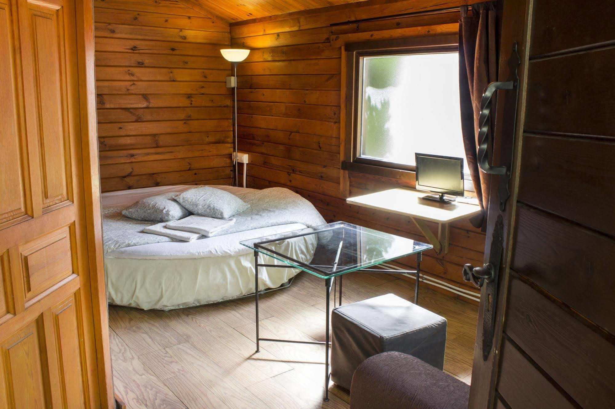 Fuente Del Lobo Glamping & Bungalows - Adults Only Pinos Genil Buitenkant foto